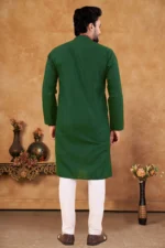 Green Cotton Blend Regular Fit Men's Kurta Pyjama Set ( Pack of 1 ) - Image 3