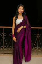 Rellaxa Waves Lycra Solid Regular Saree With Unstitched Blouse Piece ( Purple )
